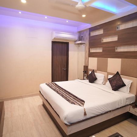 Hotel Rajkamal Near Varanasi Railway Station Kültér fotó