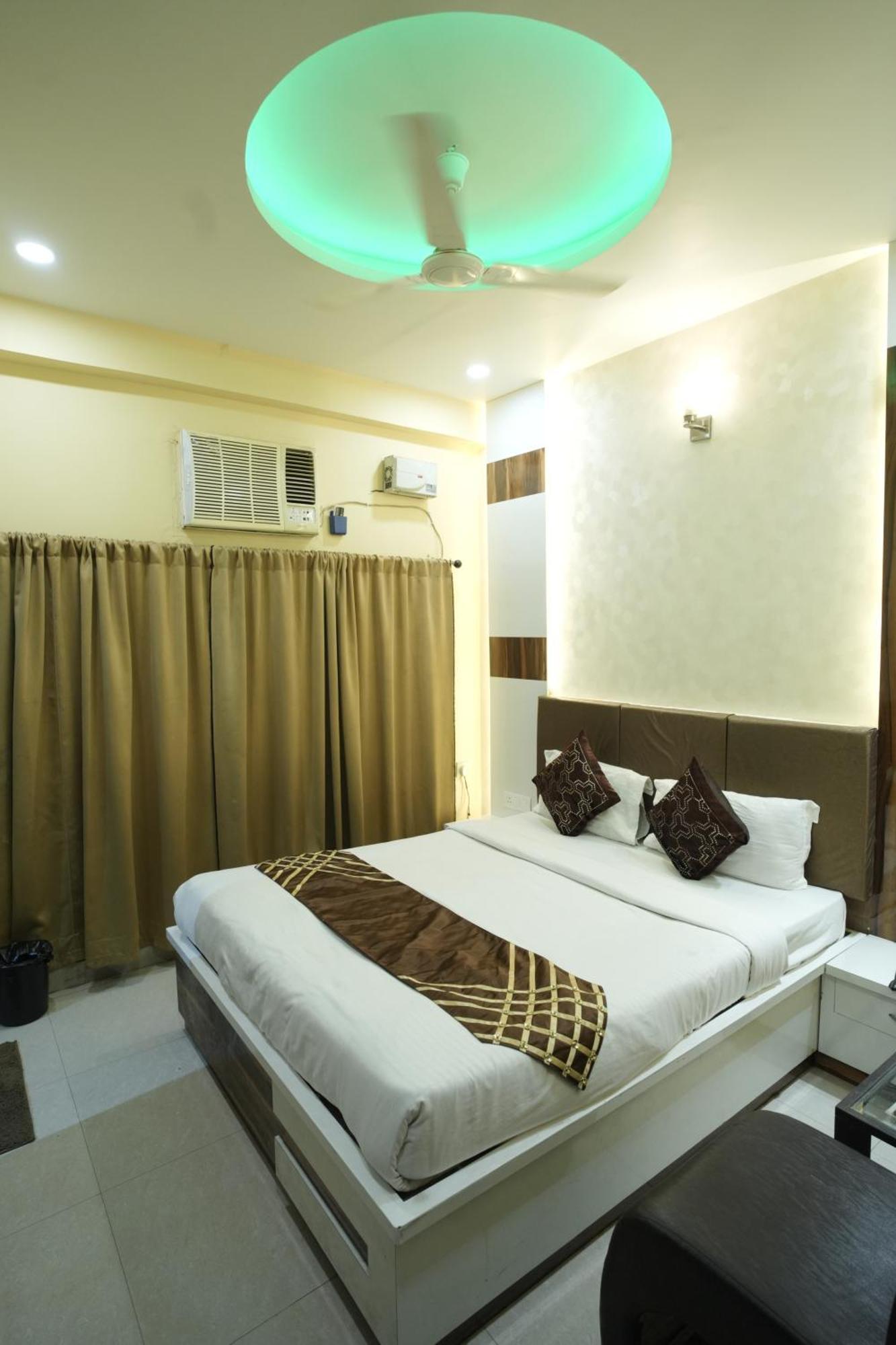 Hotel Rajkamal Near Varanasi Railway Station Kültér fotó