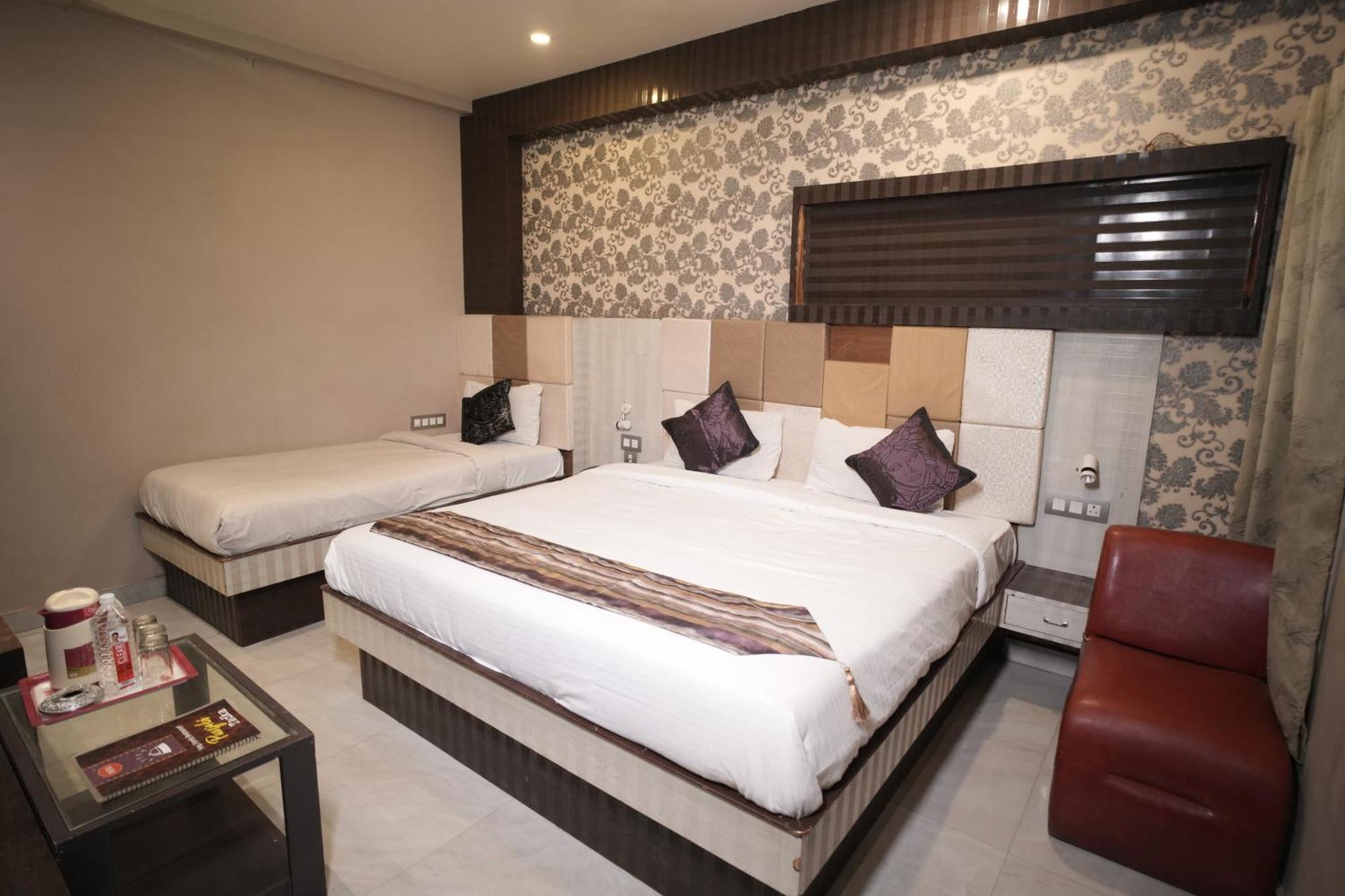Hotel Rajkamal Near Varanasi Railway Station Kültér fotó