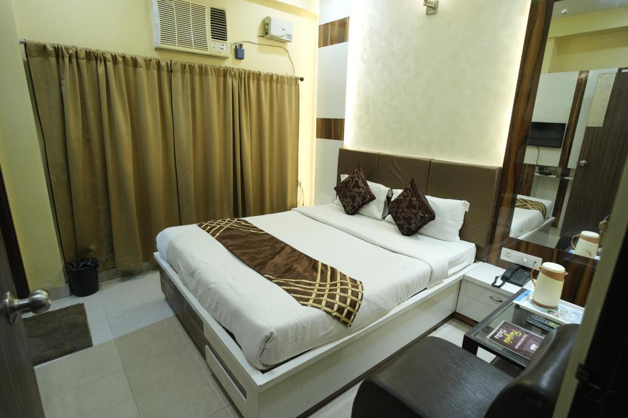 Hotel Rajkamal Near Varanasi Railway Station Kültér fotó
