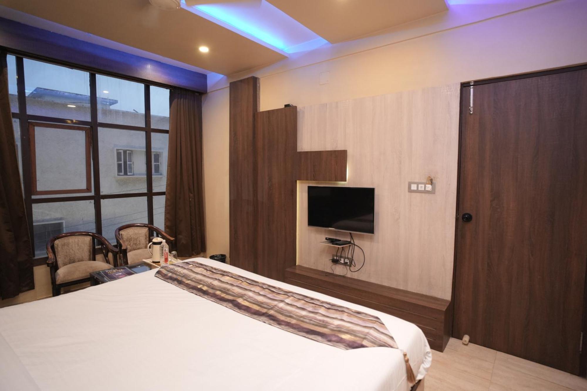 Hotel Rajkamal Near Varanasi Railway Station Kültér fotó