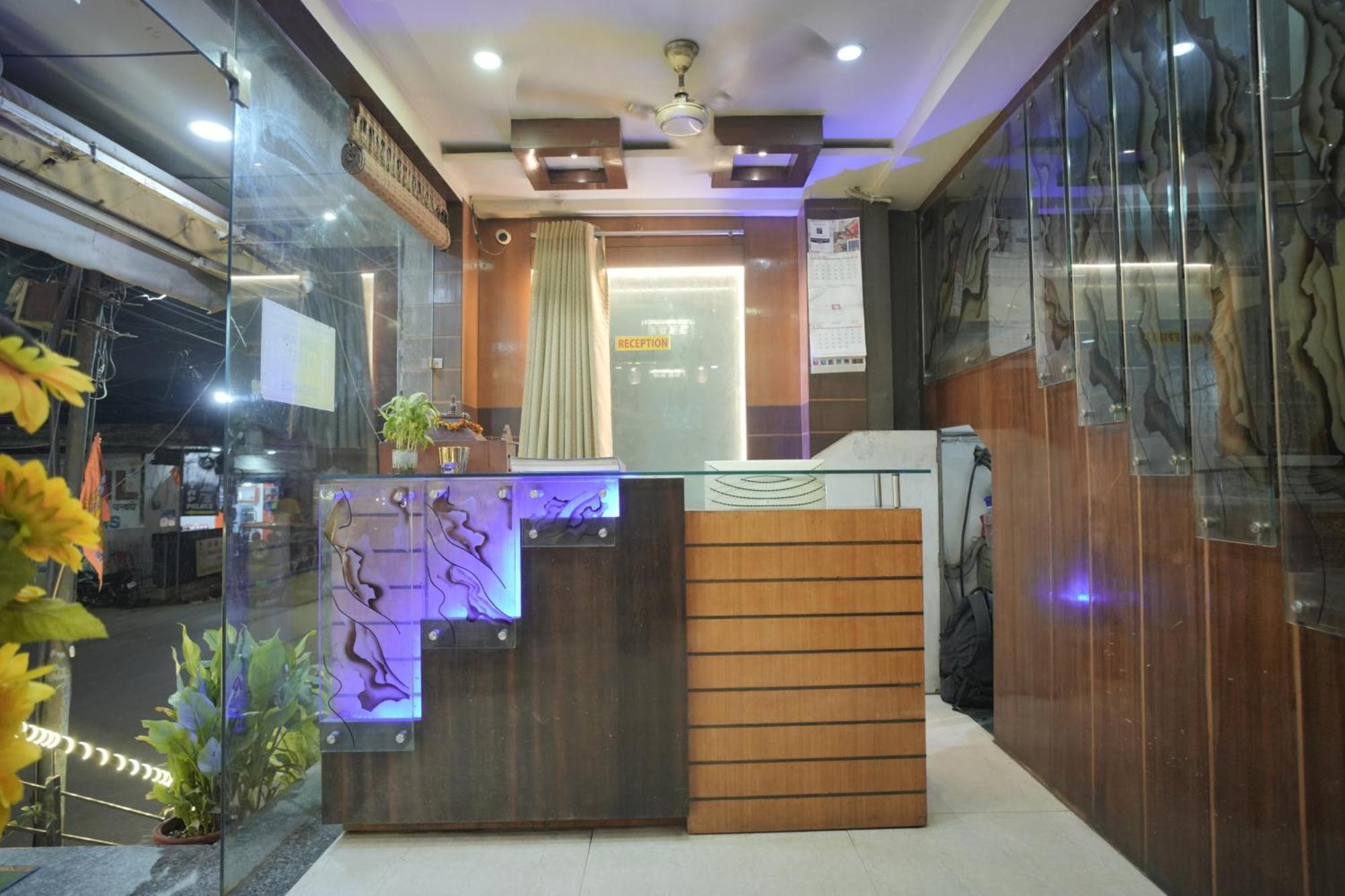 Hotel Rajkamal Near Varanasi Railway Station Kültér fotó